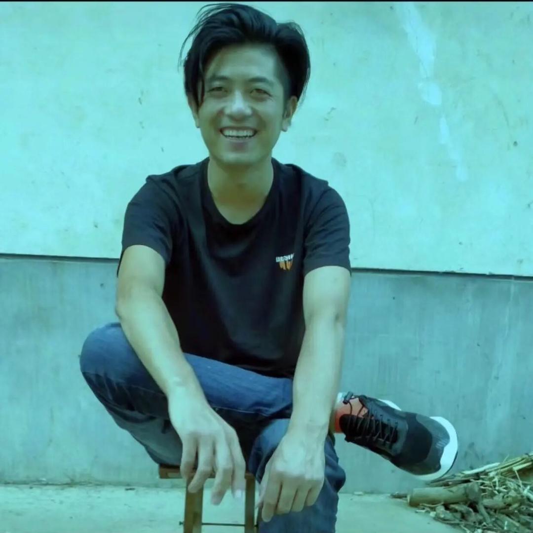 美男子卖货