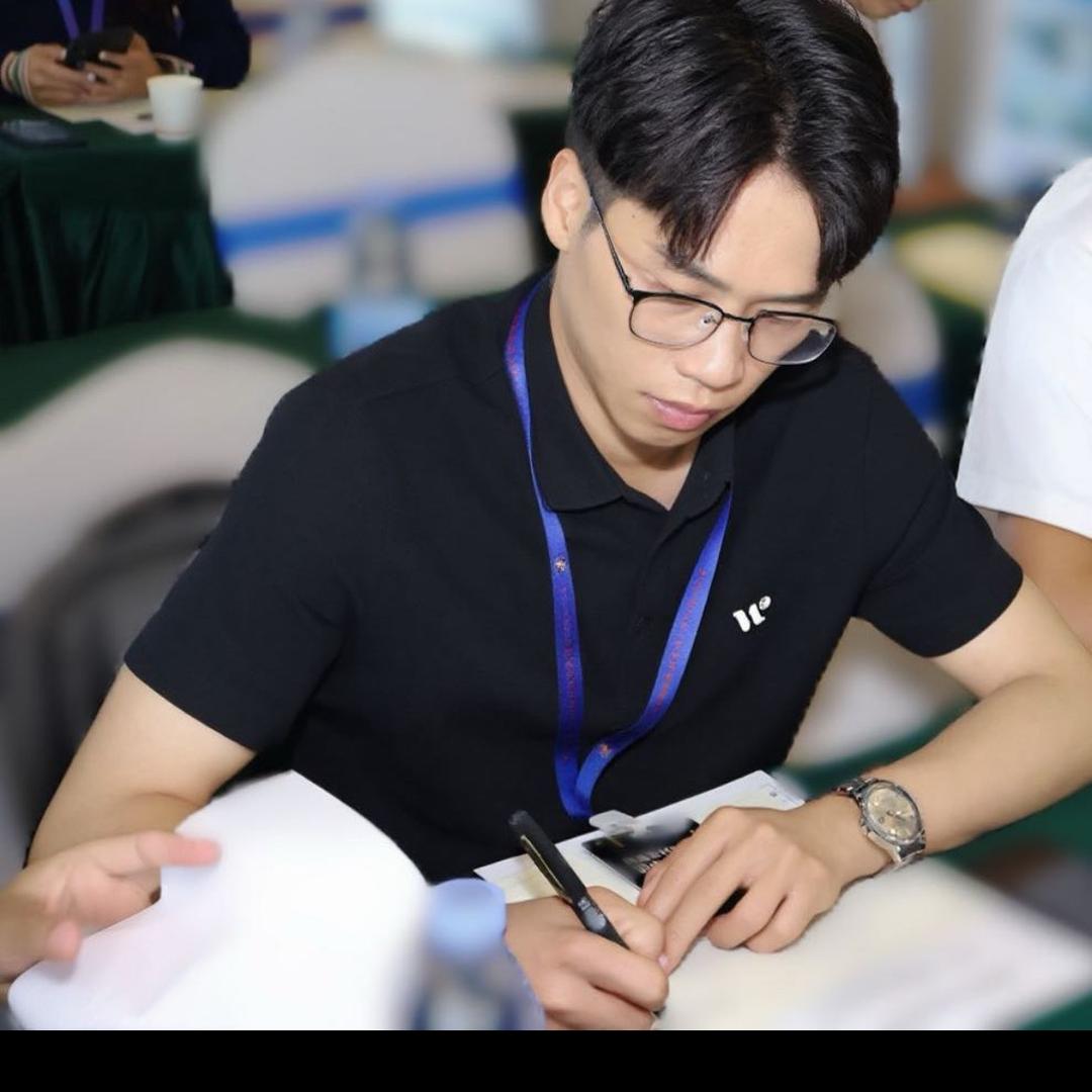 泸西轩驰汽修-王同学