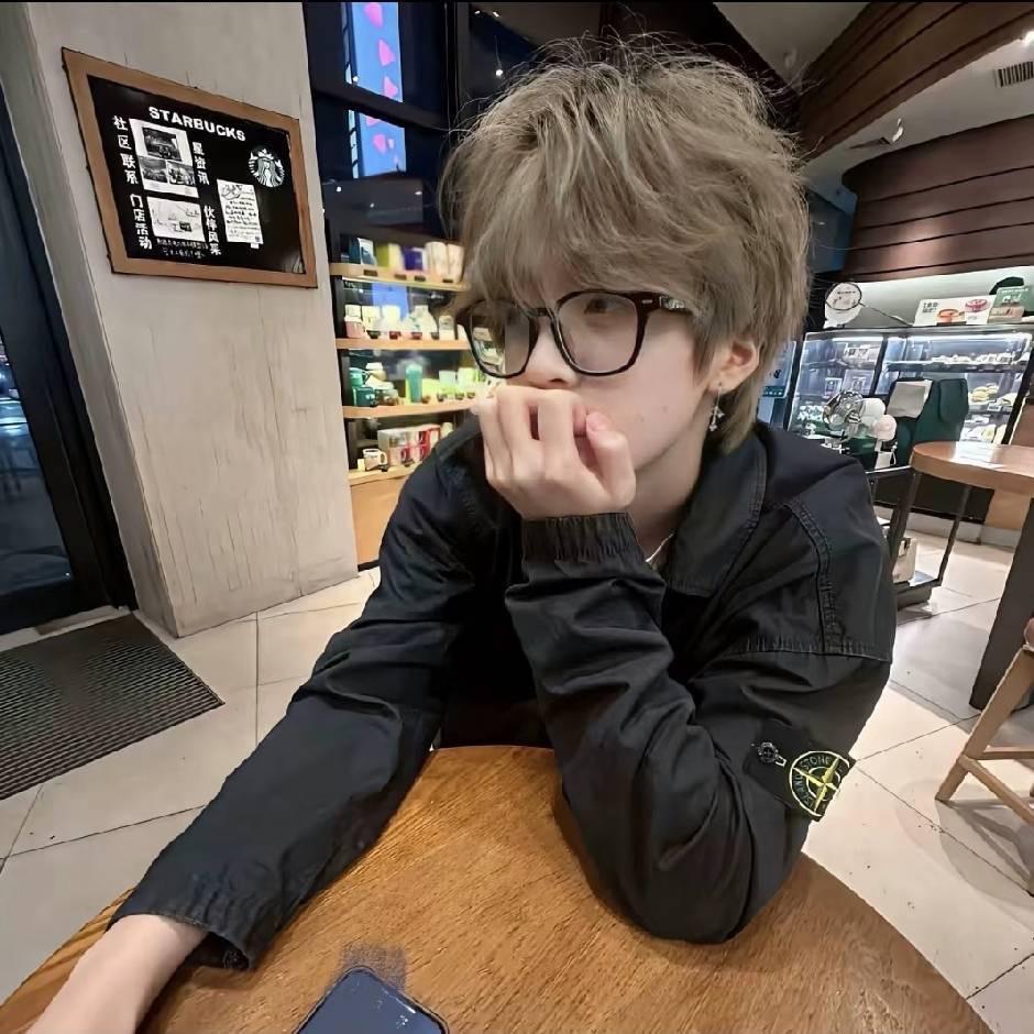 小孔爱喝星冰乐