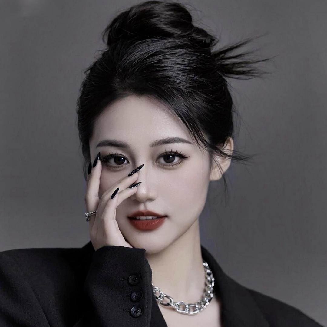 不吃青菜的小荣妹🥬