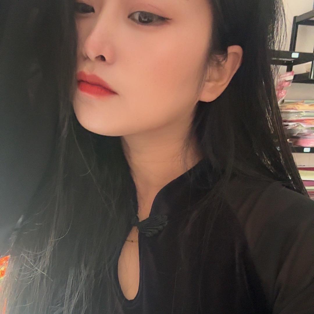 东北妹子在栾川鲜花店