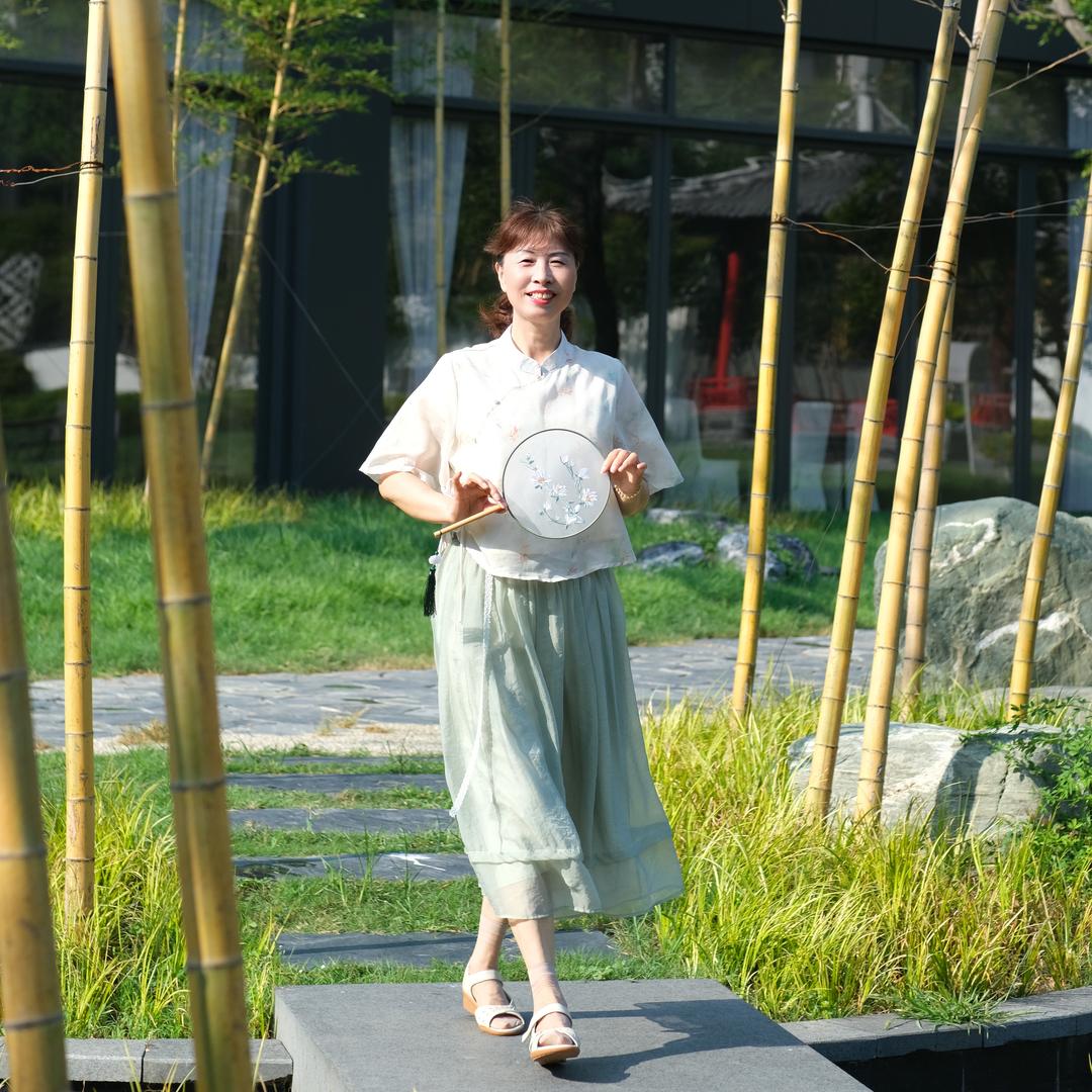 邀明月舞清风