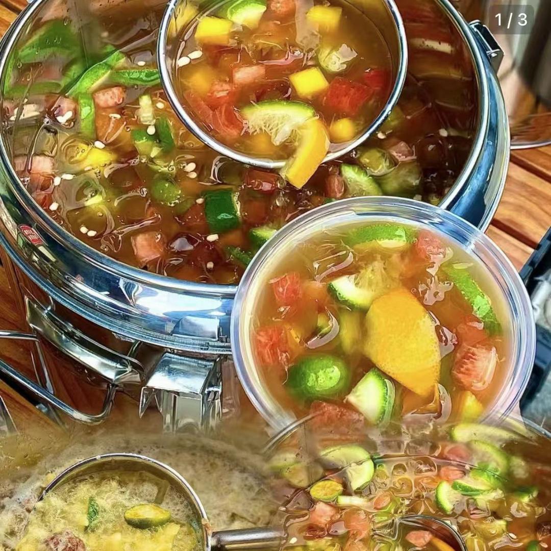 卖大桶水果茶的化妆师💕