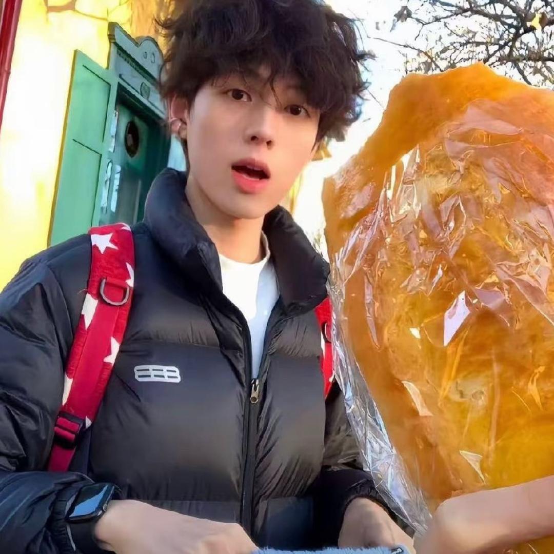 .晚睡大王.