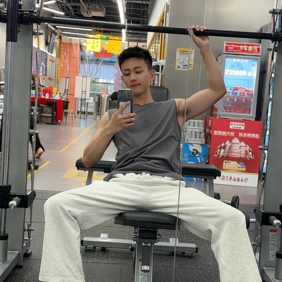 精致男孩