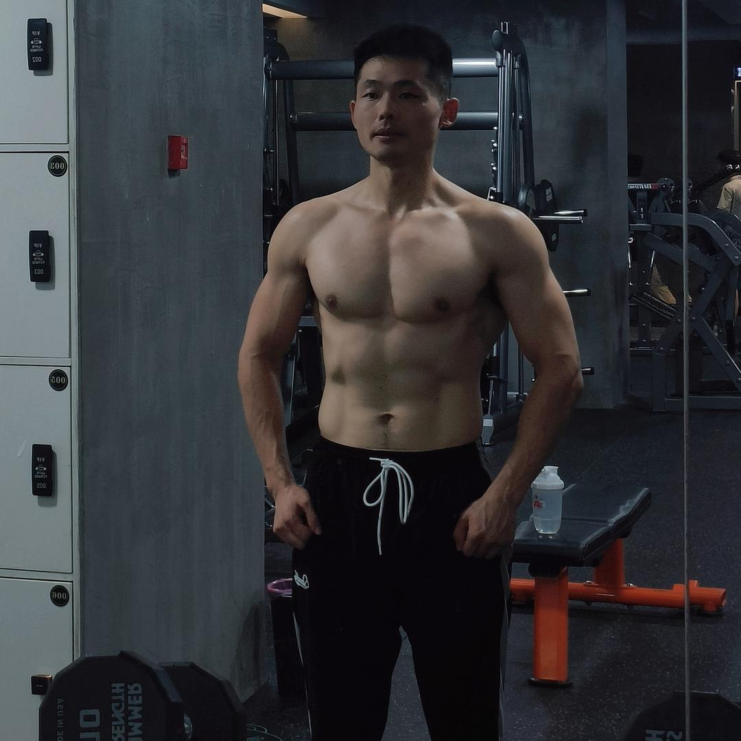 阿龙爱健身