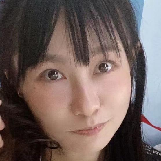 盈盈YING