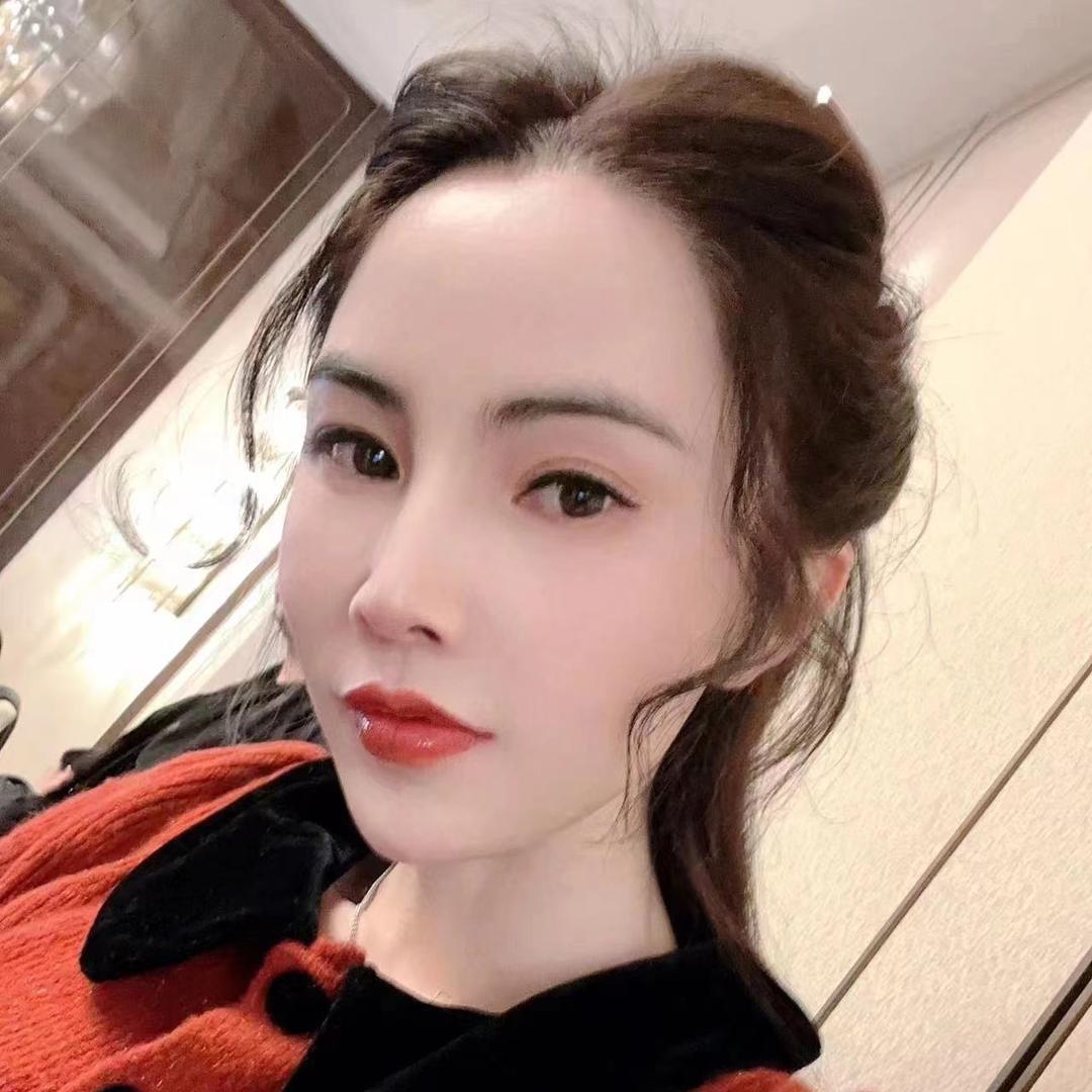 馨尼贝尔服装搭配