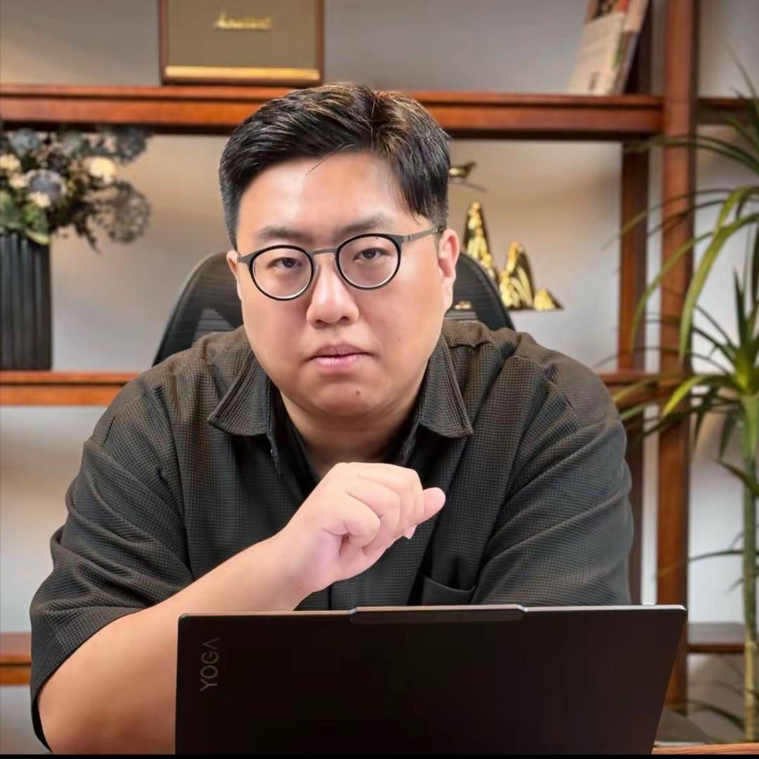 懂球洪哥