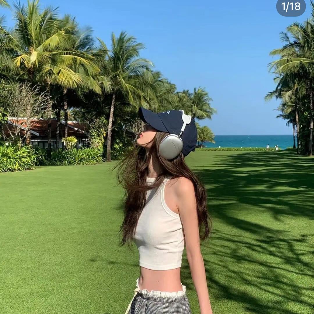 爱化妆的小薇