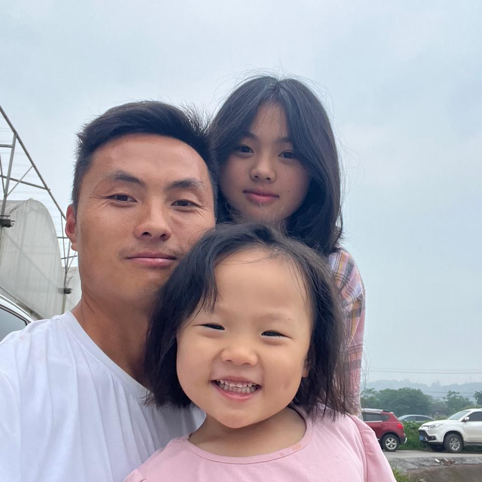 惠鑫钓场，小郑。