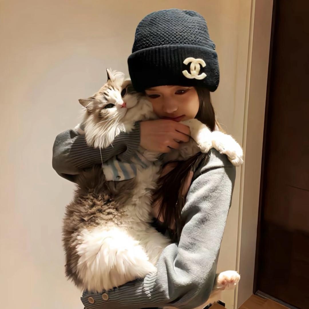 小婷費費