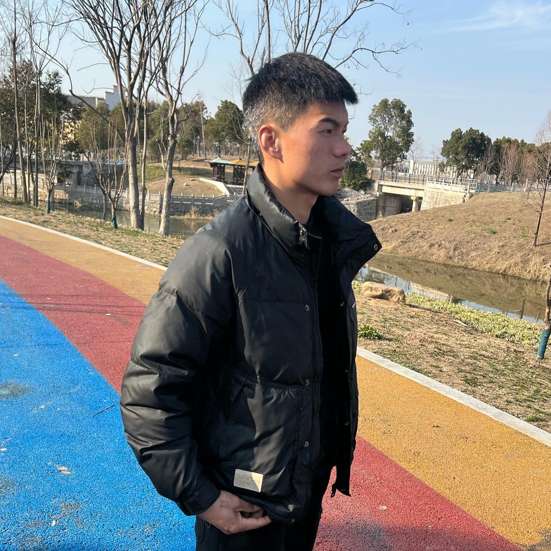 李杨。