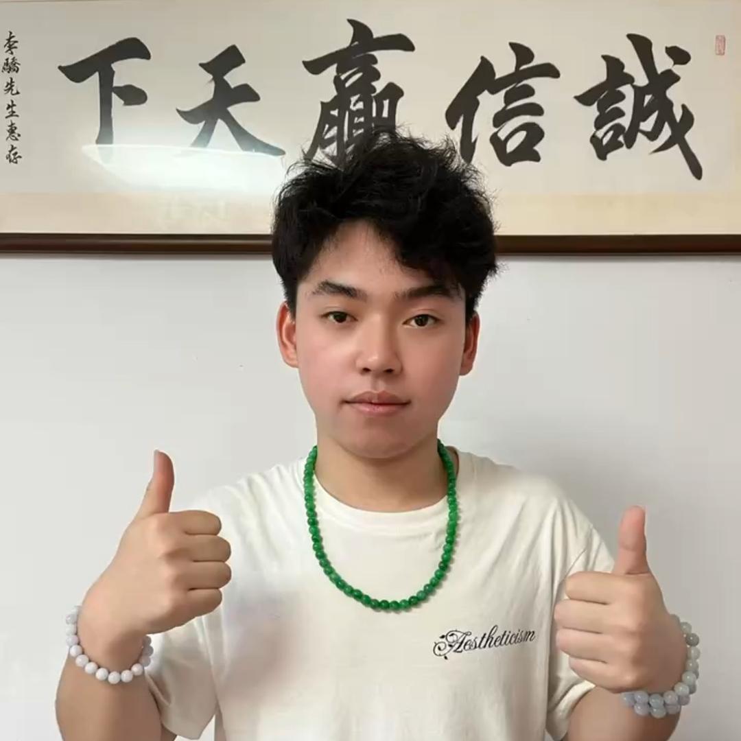 翡翠雕刻手艺人豪哥