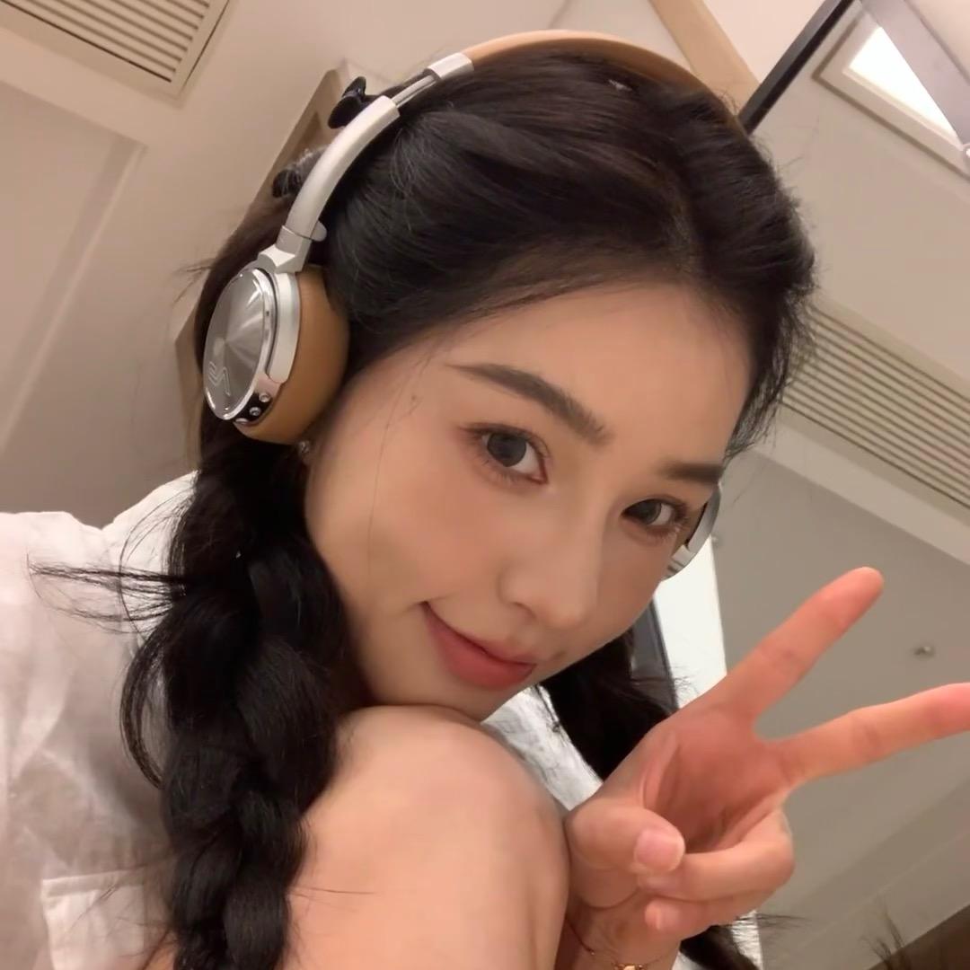 刘思瑶的小跟班