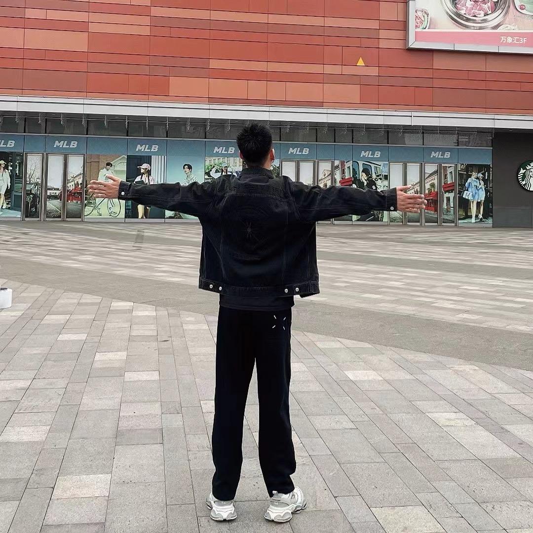 董不懂.დღ
