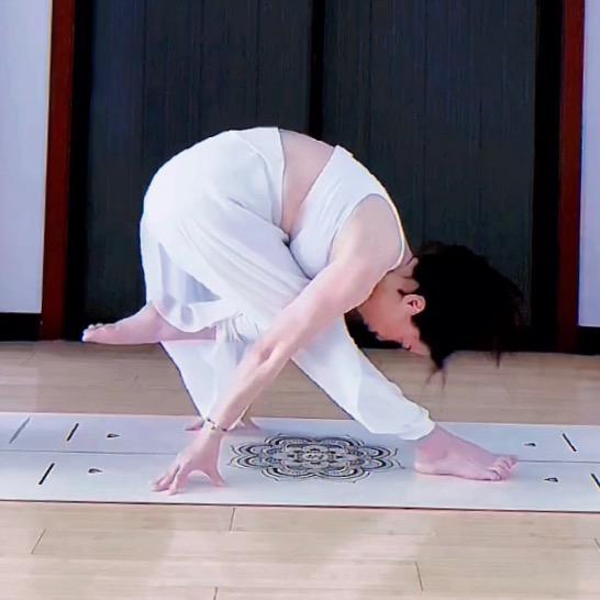 热爱瑜伽🧘小曼姐