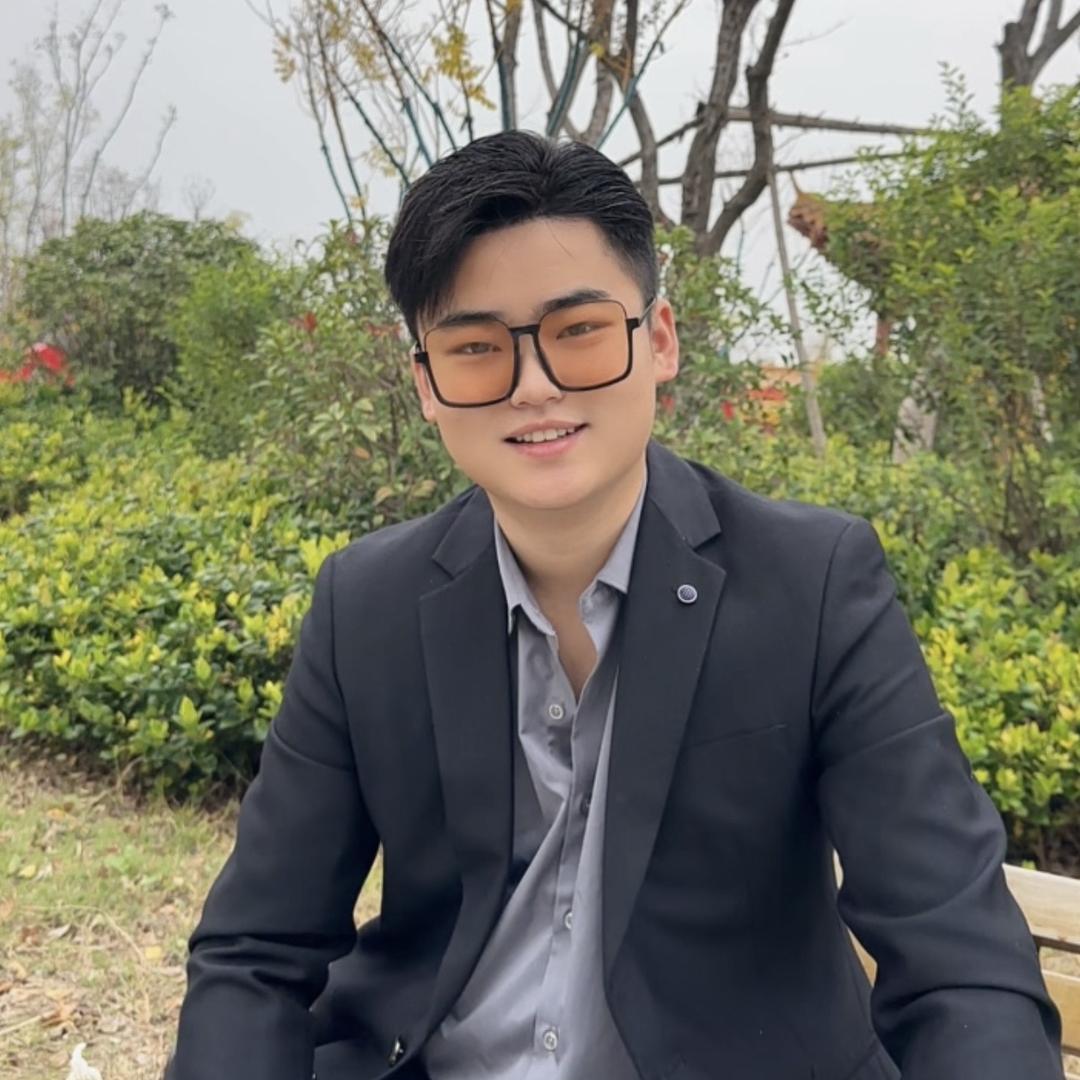 阿轩戴假发