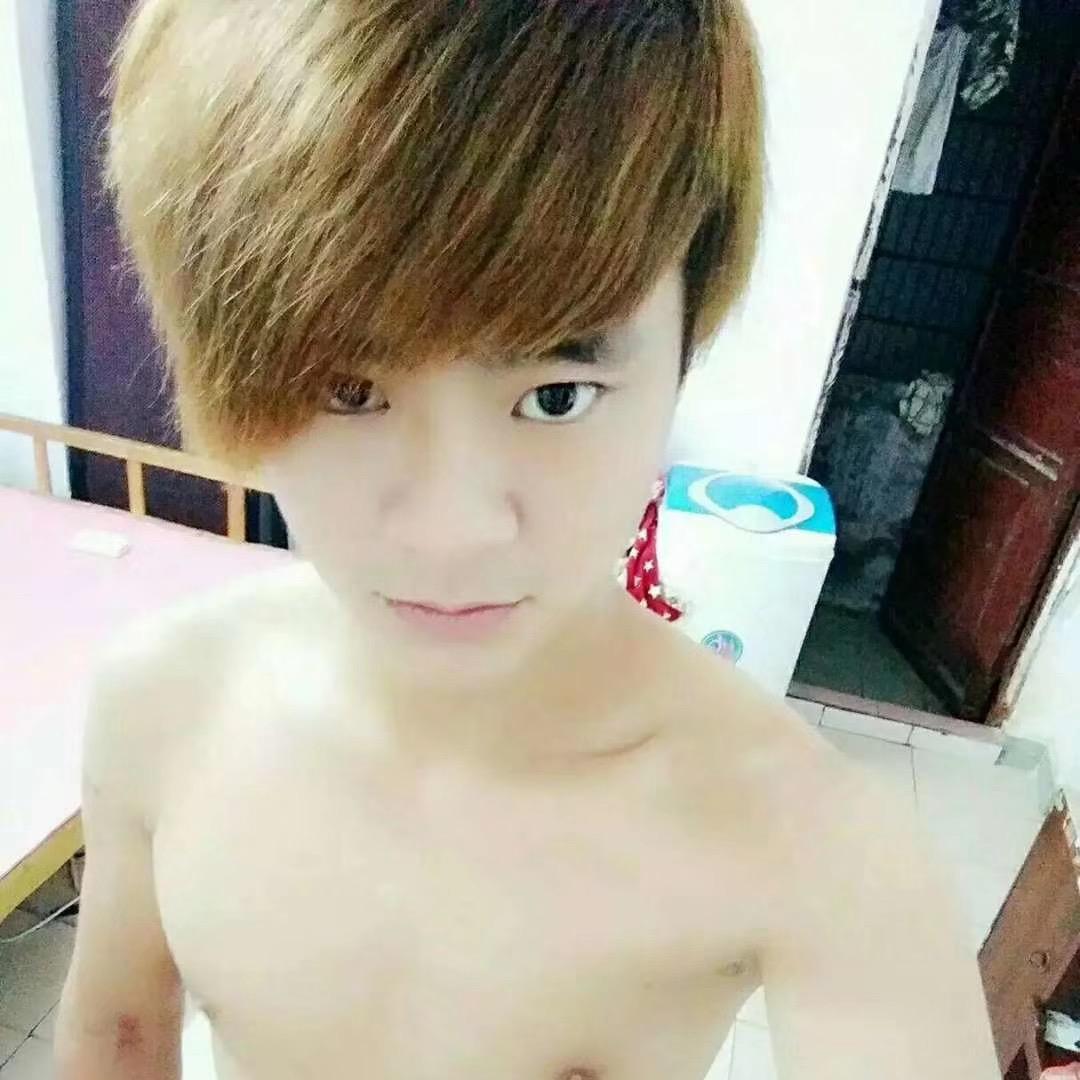 《*^_^*粤R啊成*^_^*》