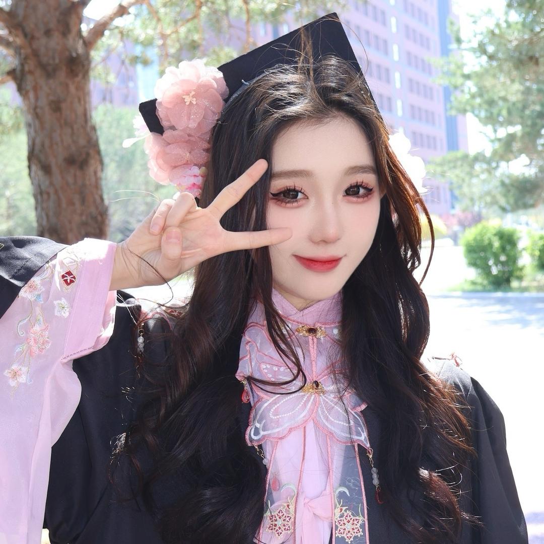 美娜娜