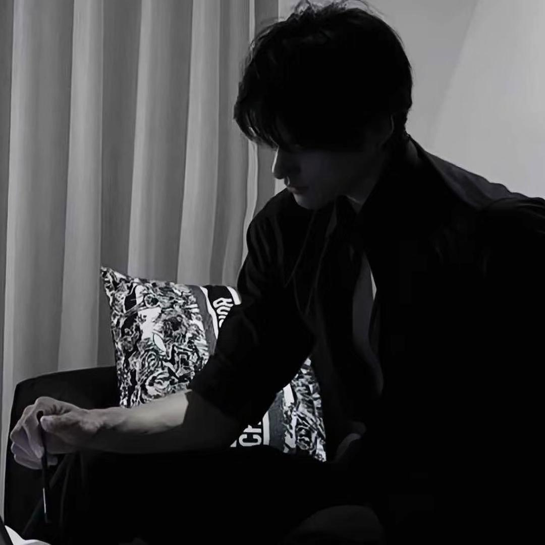 ﻌℳ❥余生自爱⍨