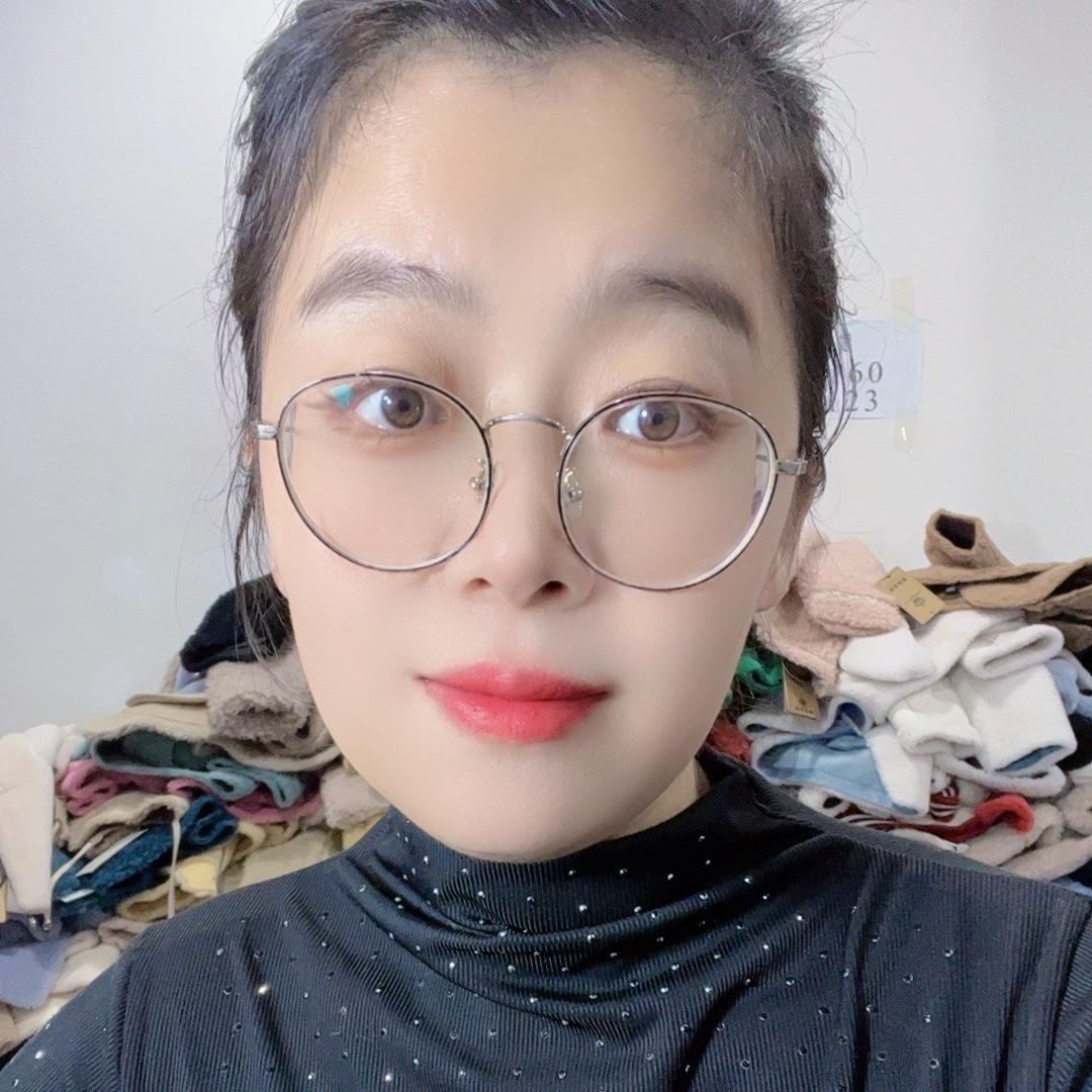 桃桃服饰店