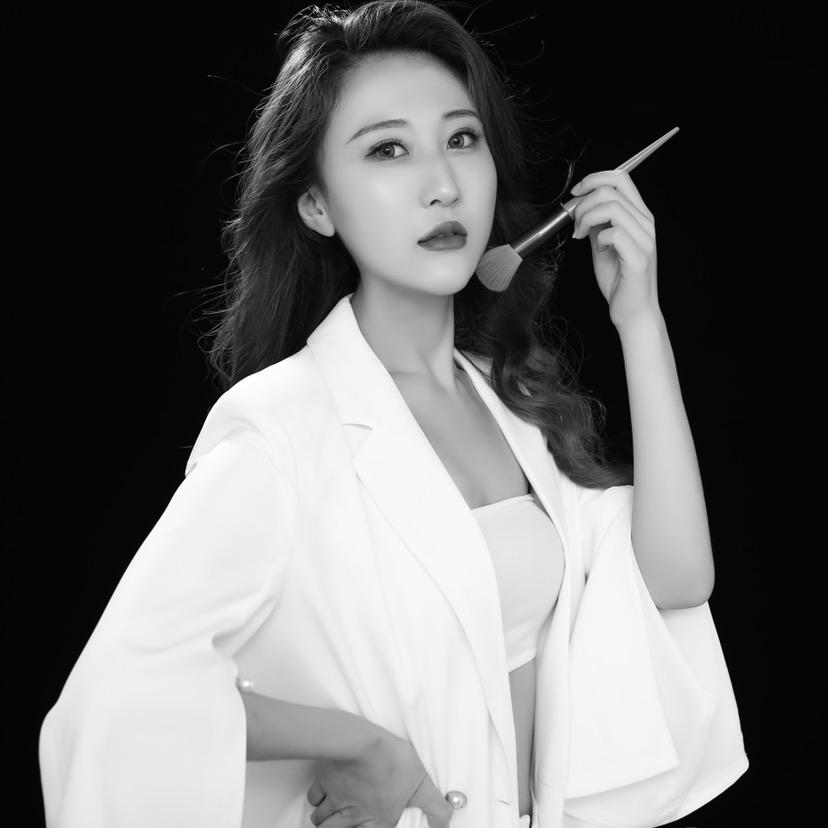 Nikka婚纱礼服官方号