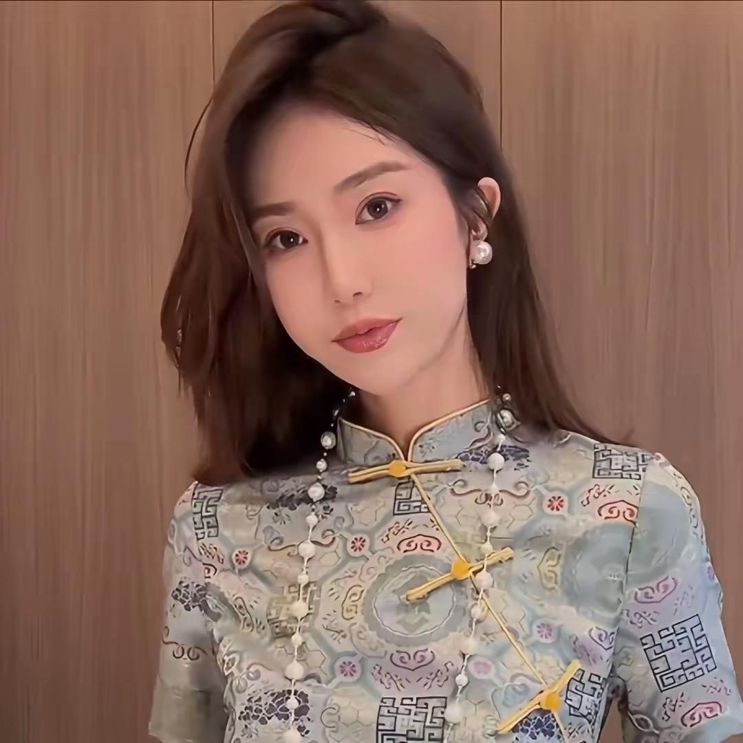 yiyi吖国风潮流馆💕