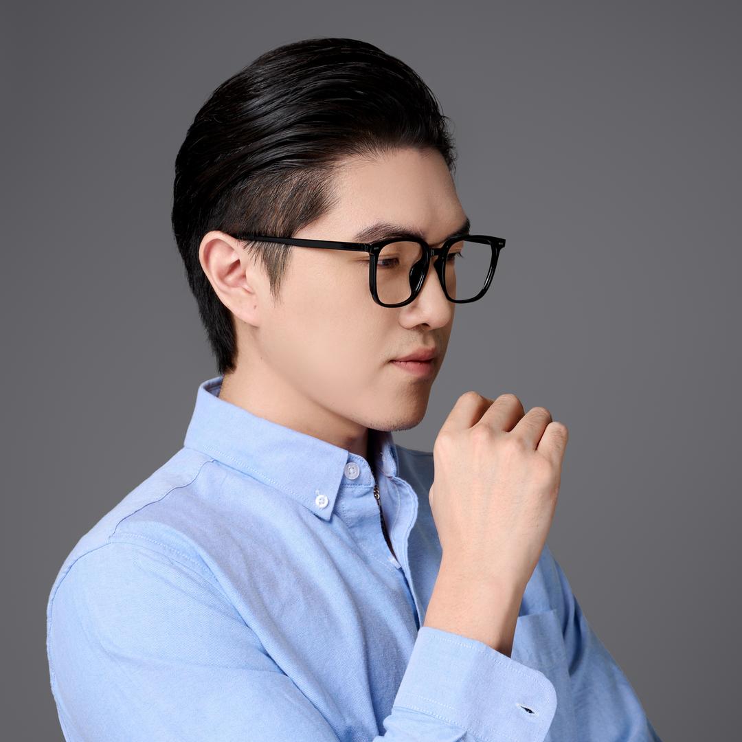 老杨离开了银行