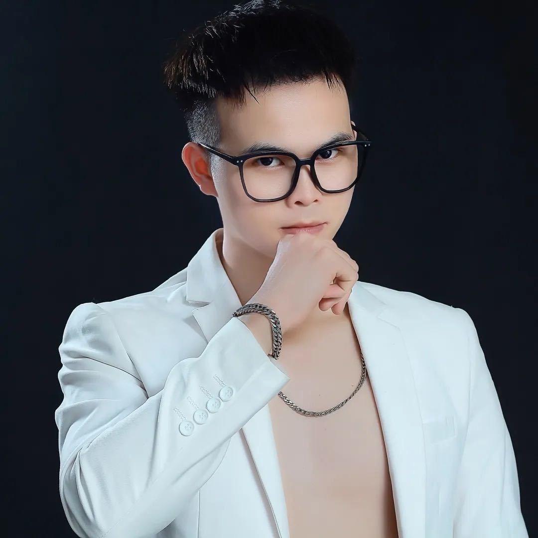 FG·8号技术副店长阿明