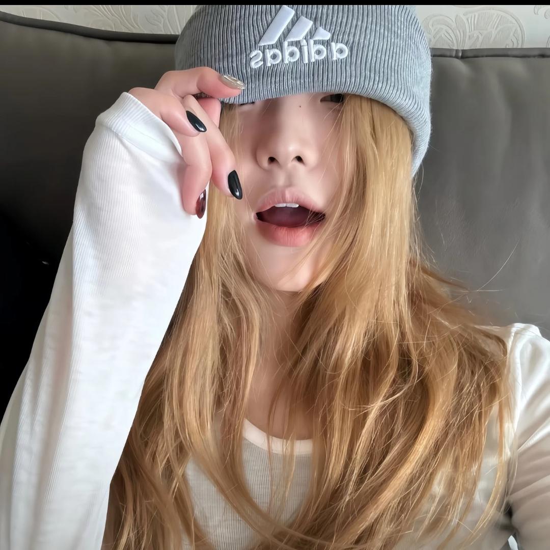 街头落难美女.