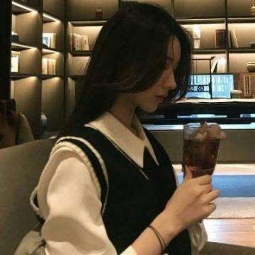 一朵晓红花
