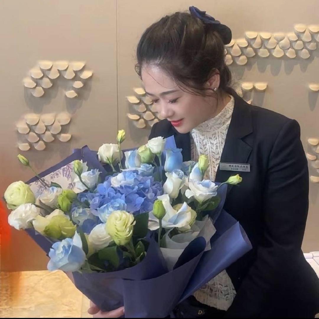 43061003668