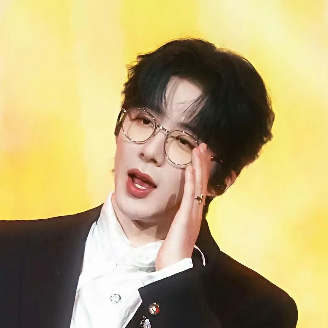 媛媛在中国和俄罗斯跑来跑去