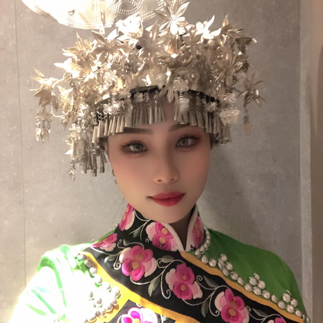 彩彝霓裳🌺