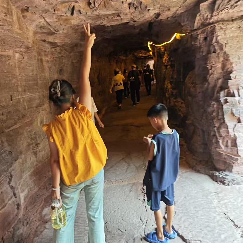 @卖凉皮的小姐姐