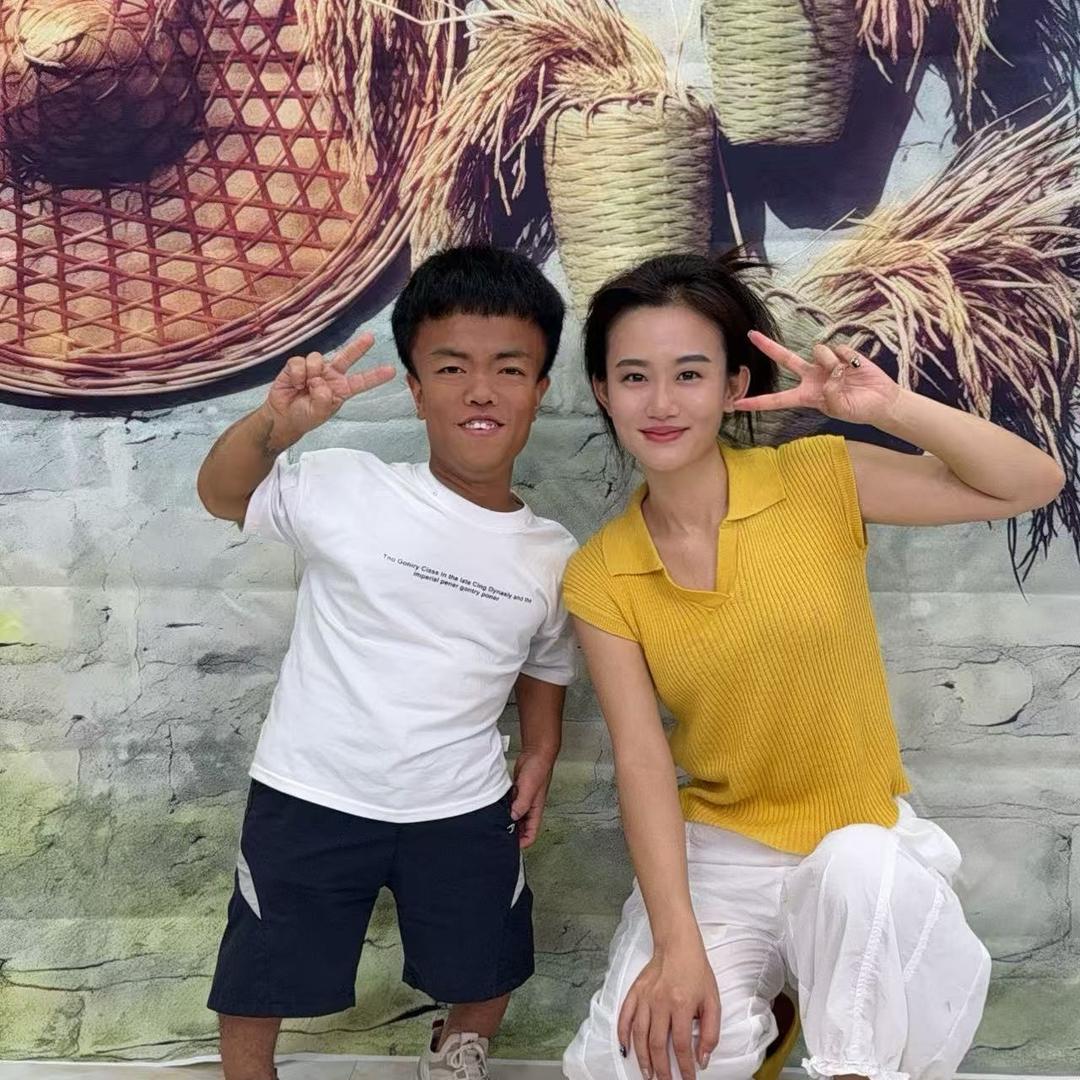 姐弟爱唱歌（招才艺）