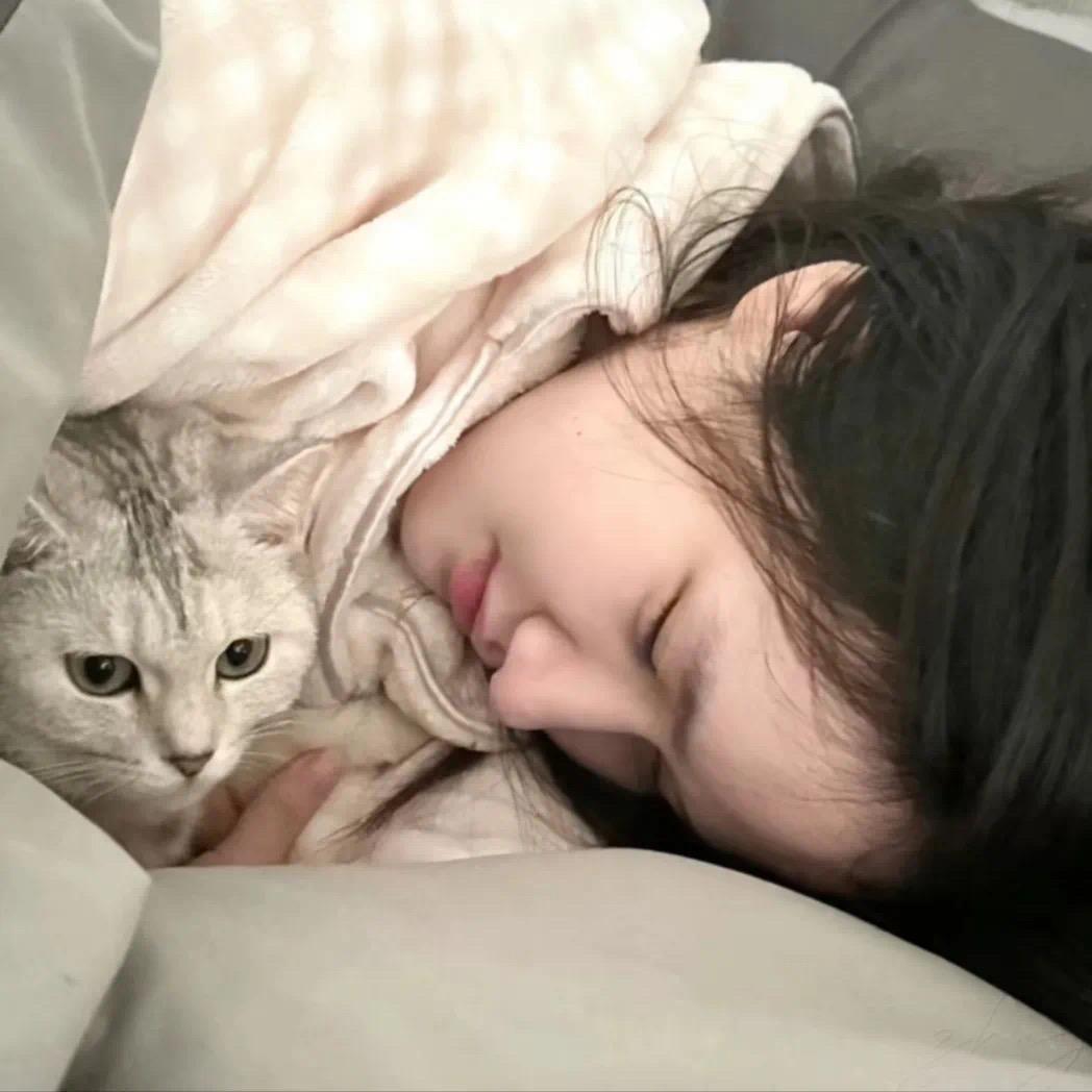 偶尔躲躲乌云☁️.