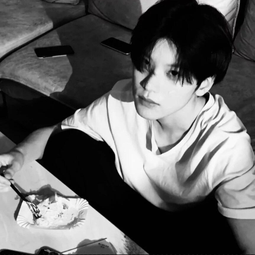 小y_