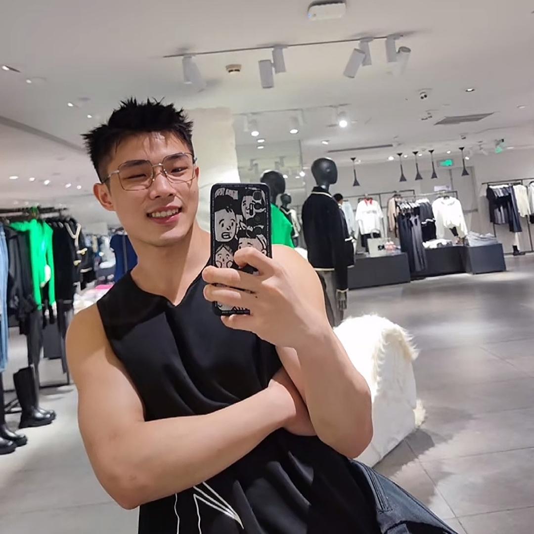 自律男孩小刘