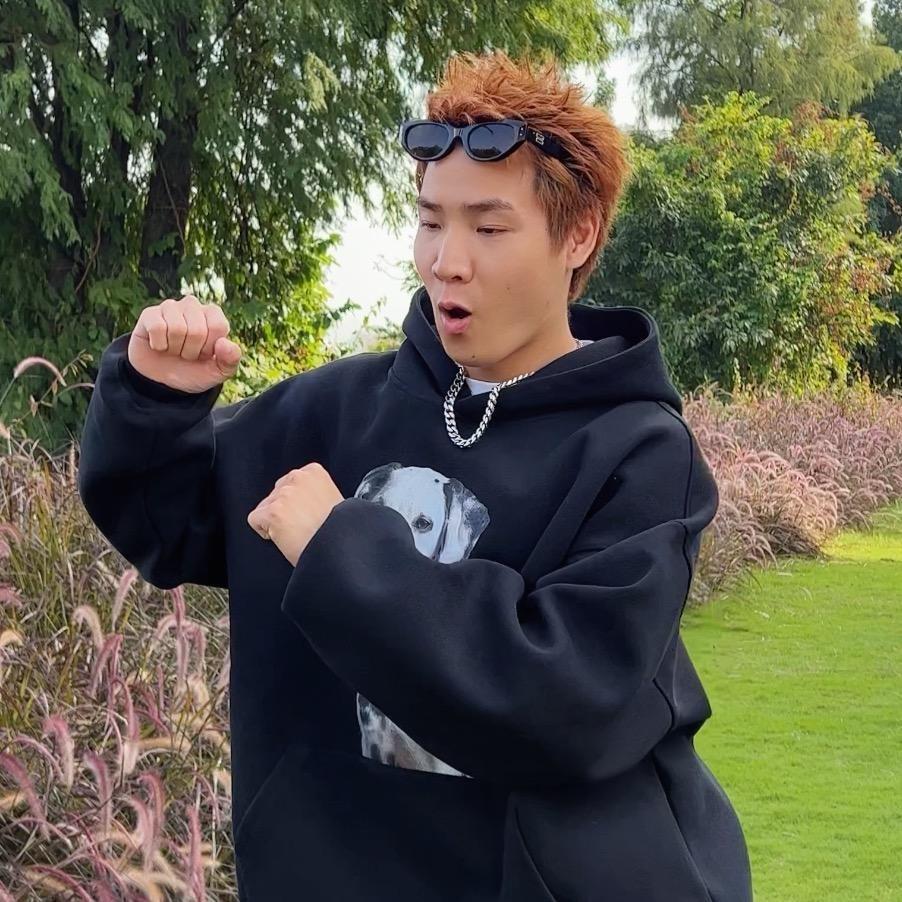 松许有点尬