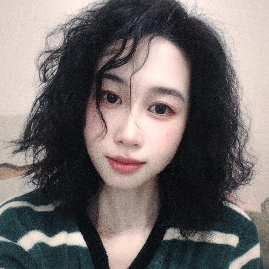 女也瑜伽普拉提灵灵子
