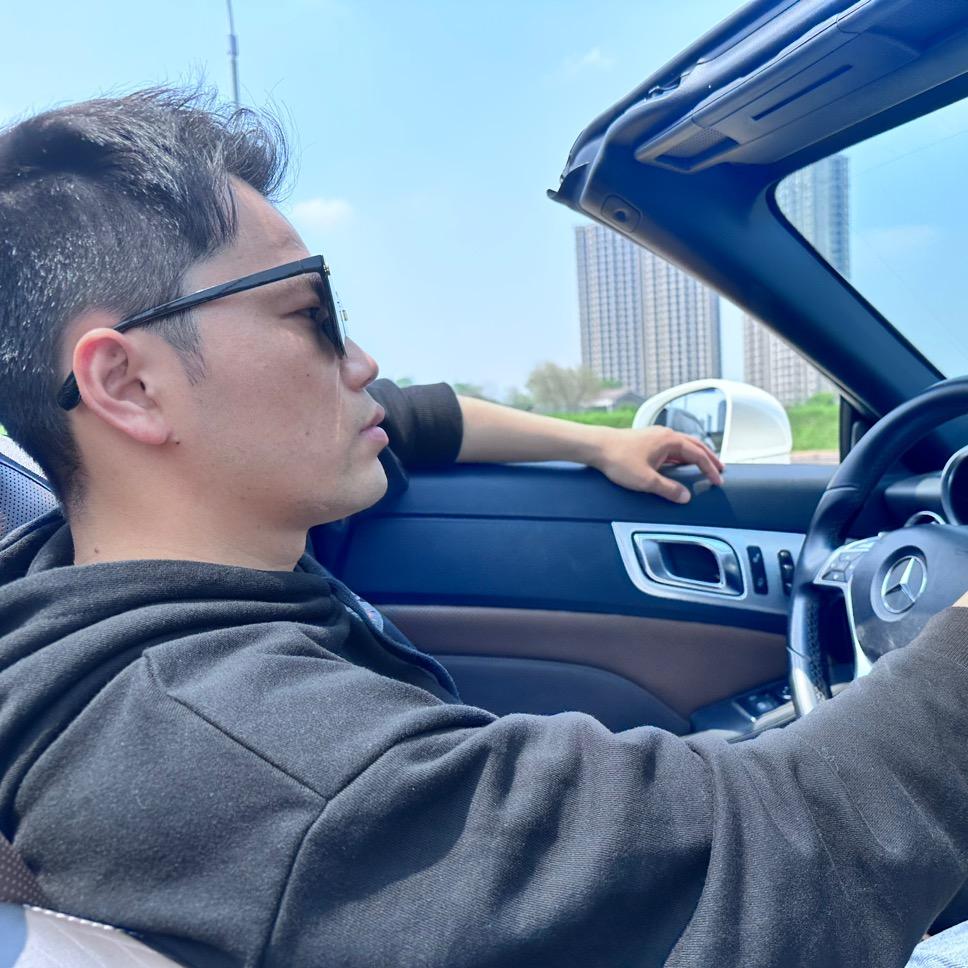 鹰潭小董二手车有限公司