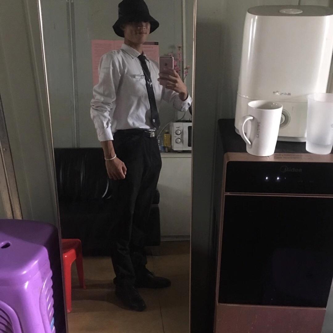 中国单身男士冲锋队小白队长
