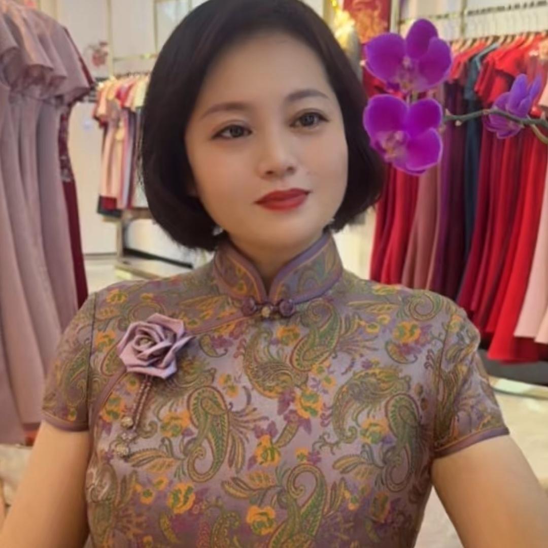 津南阿旗朵婚宴礼服