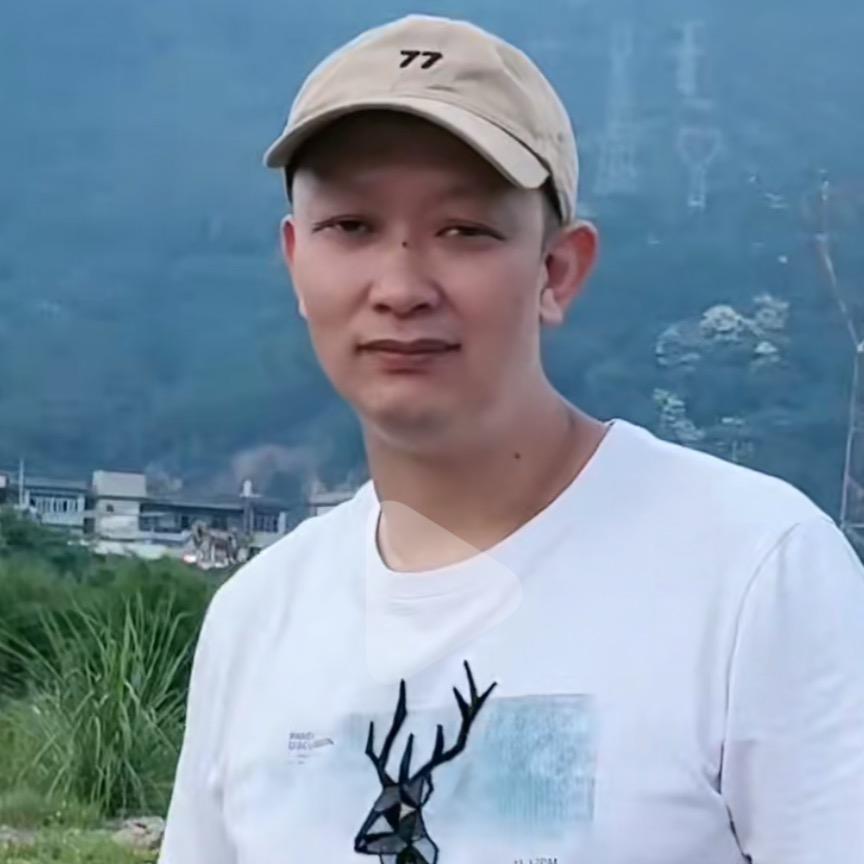 老男人黑猫