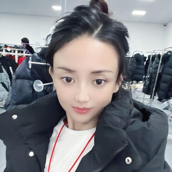 中奥制衣婧婧羽绒服