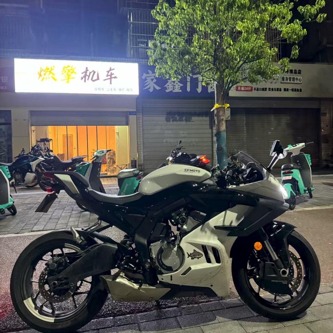 重庆燃擎机车