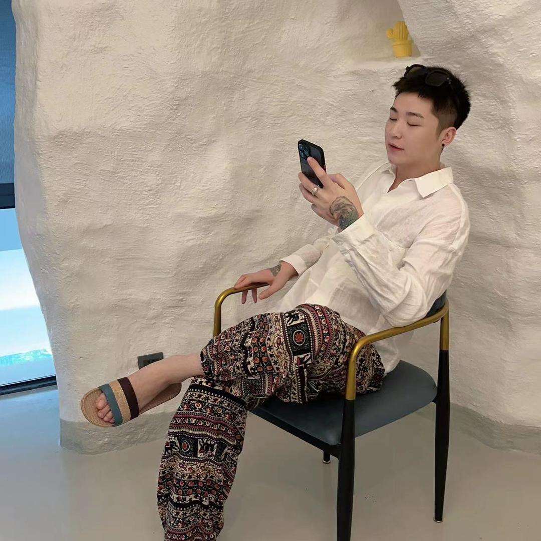 男哥🧐