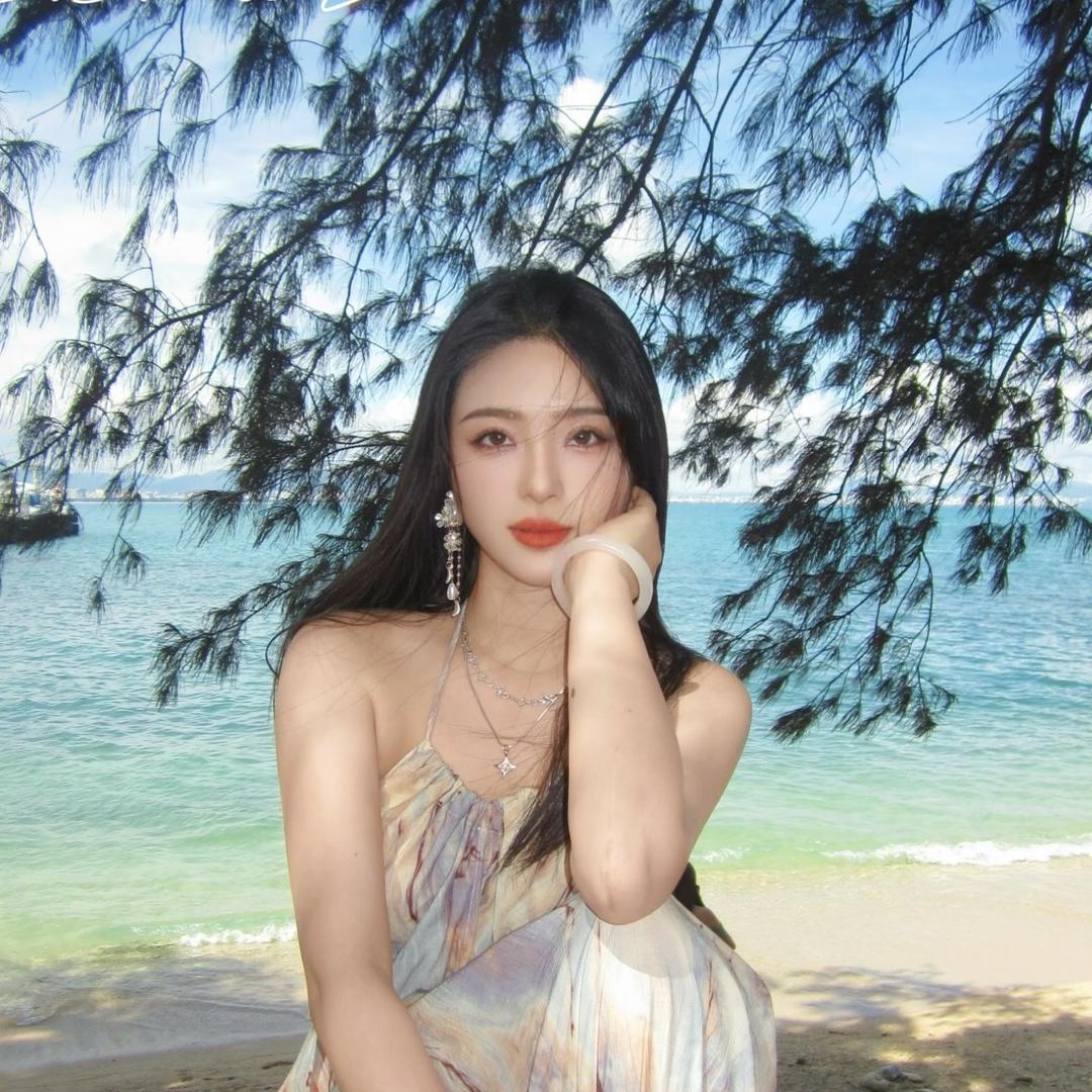 小言亮金金✨（三亚陪拍）